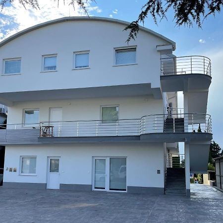 Апартаменты Apartmaji Meduza 2 Изола Экстерьер фото