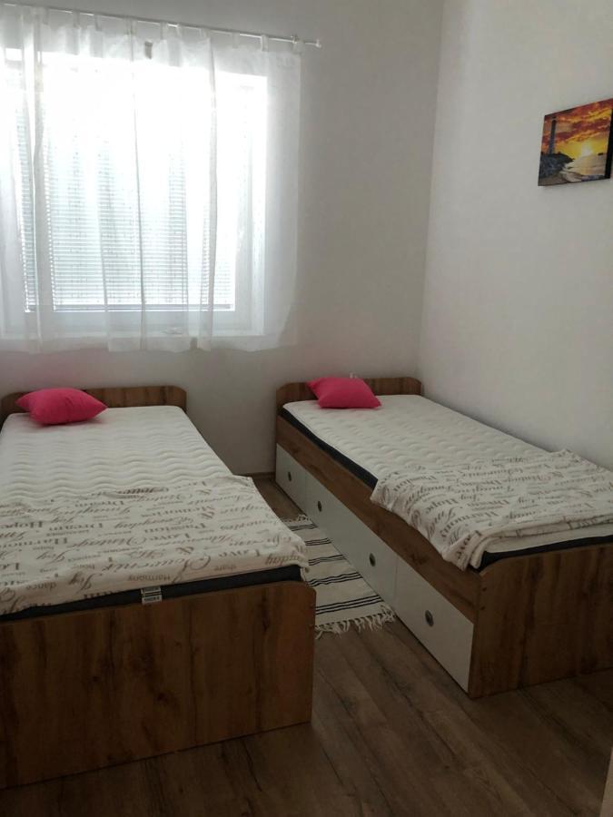 Апартаменты Apartmaji Meduza 2 Изола Экстерьер фото