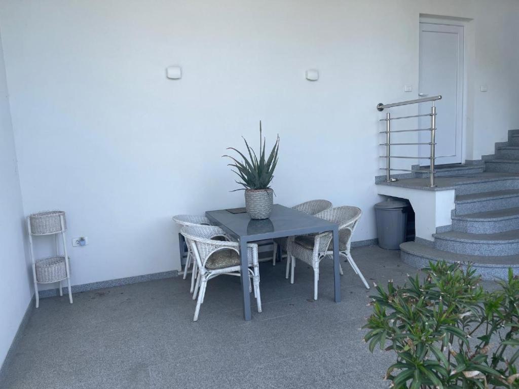 Апартаменты Apartmaji Meduza 2 Изола Экстерьер фото