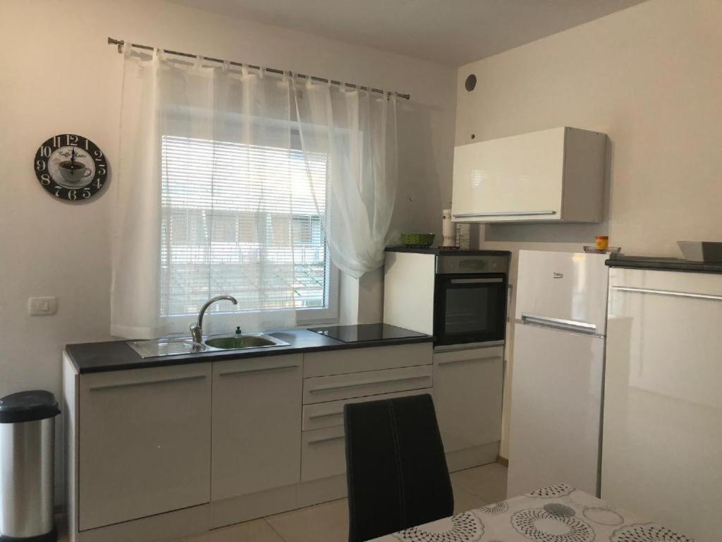 Апартаменты Apartmaji Meduza 2 Изола Экстерьер фото