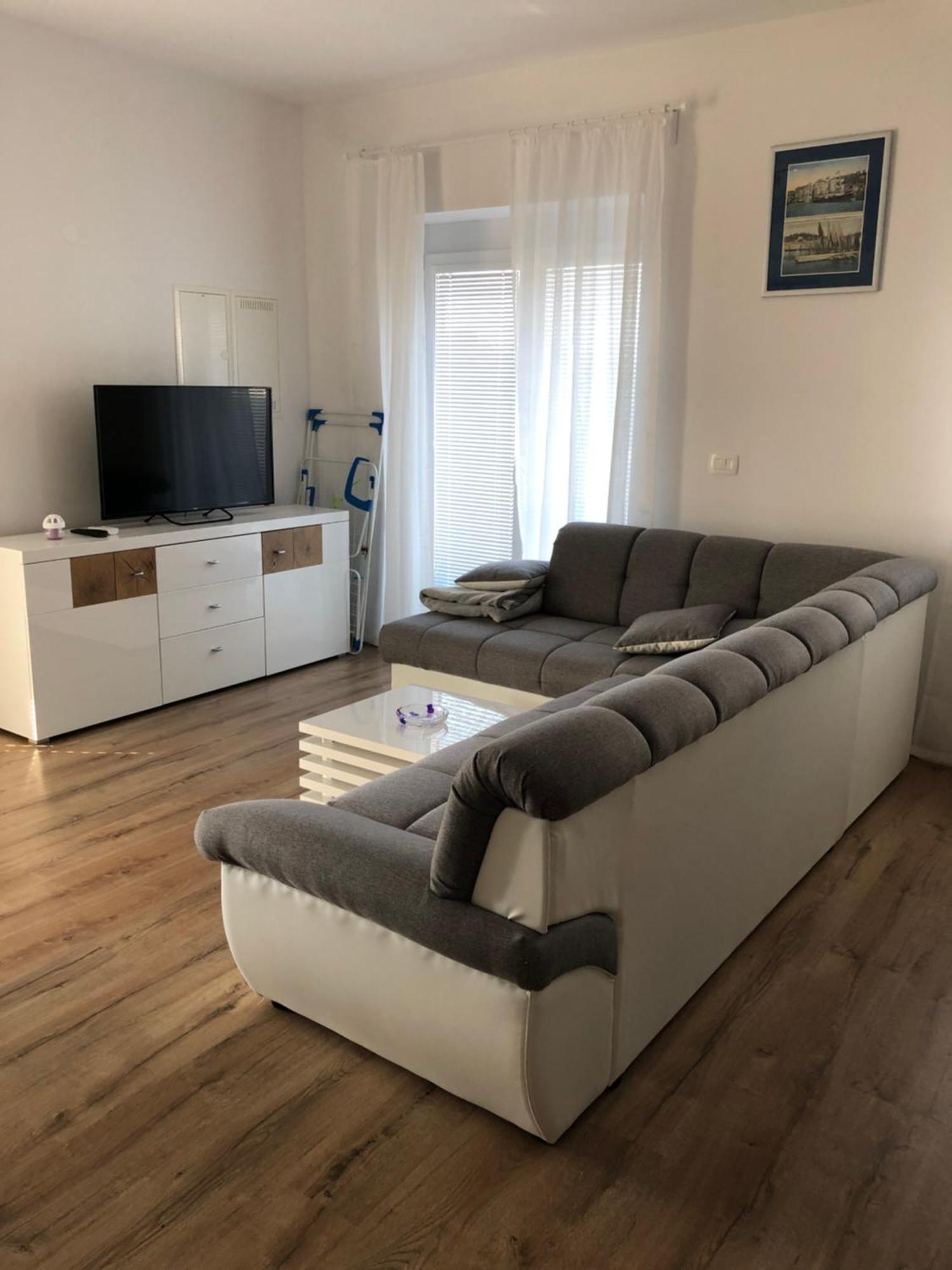 Апартаменты Apartmaji Meduza 2 Изола Экстерьер фото